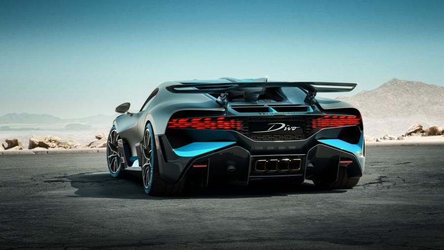  Bugatti Divo 2018 года  (фото 21 из 46)